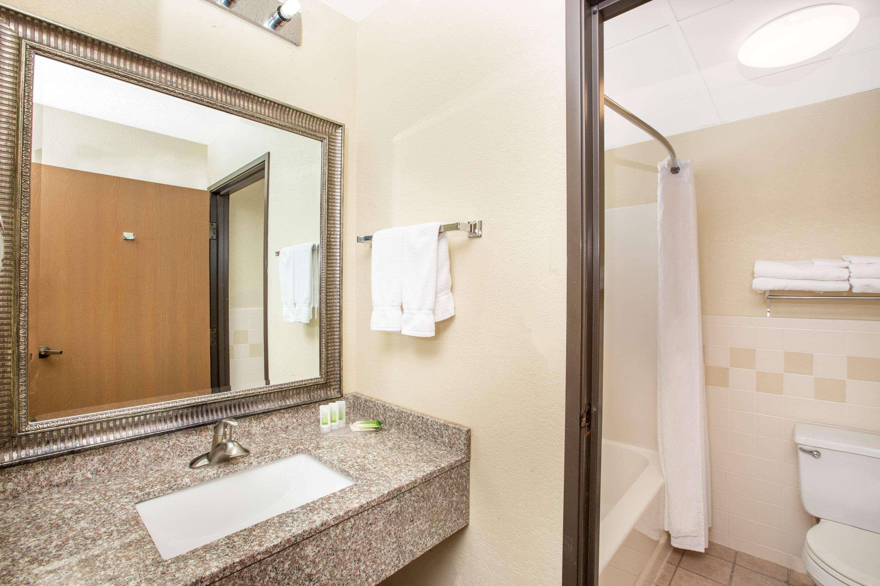 Americinn By Wyndham Lincoln North Экстерьер фото